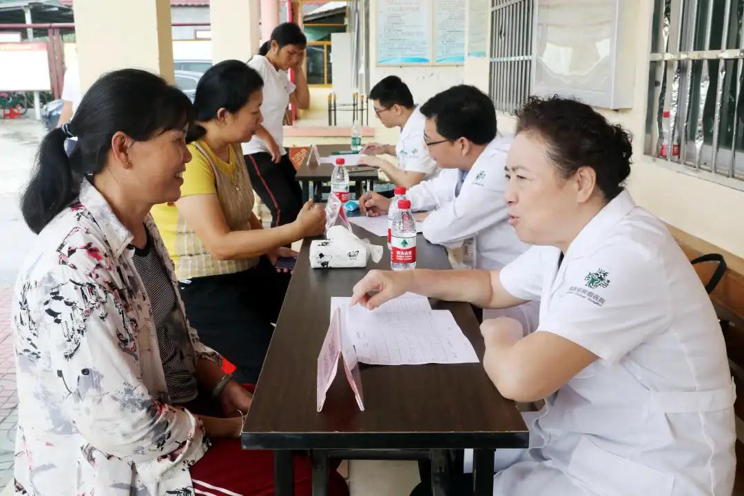 義診現(xiàn)場.jpg