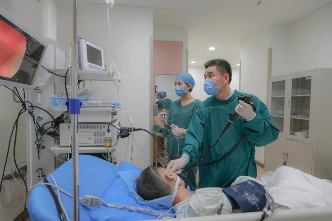 專家：用公筷公勺 打好健康?！拔浮睉?zhàn).jpg