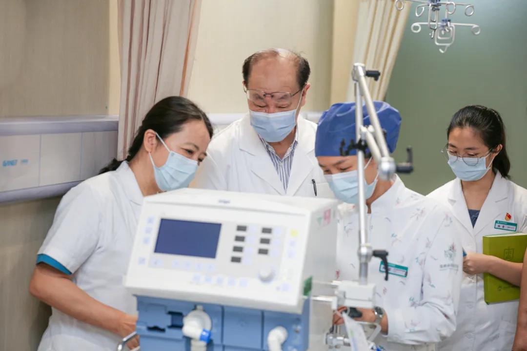 專家現(xiàn)場督導.jpg