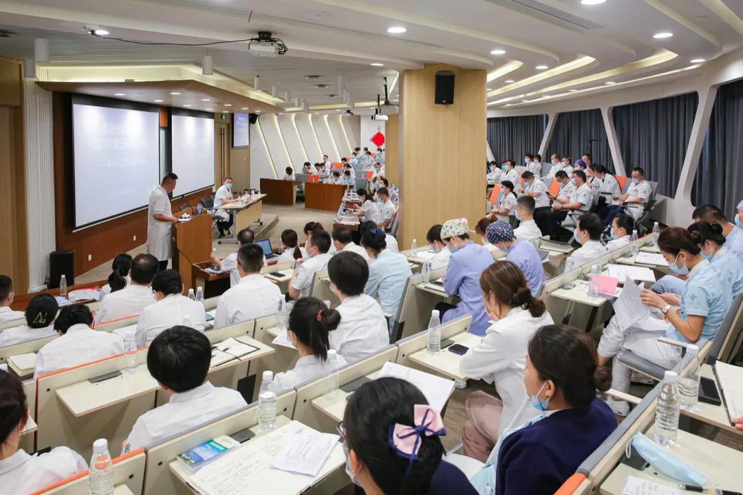 會議現(xiàn)場.jpg