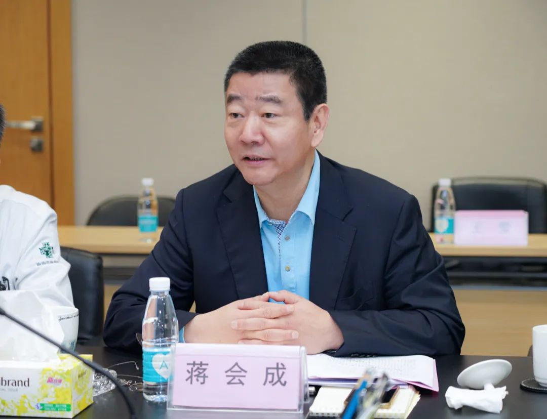 一投集團(tuán)董事長、省腫瘤醫(yī)院理事會理事長蔣會成講話.jpg