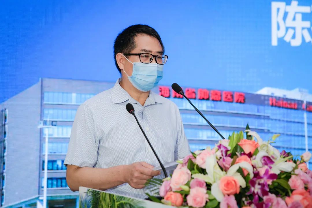 海南省衛(wèi)生健康委員會(huì)辦公室主任陳建洪講話.jpg