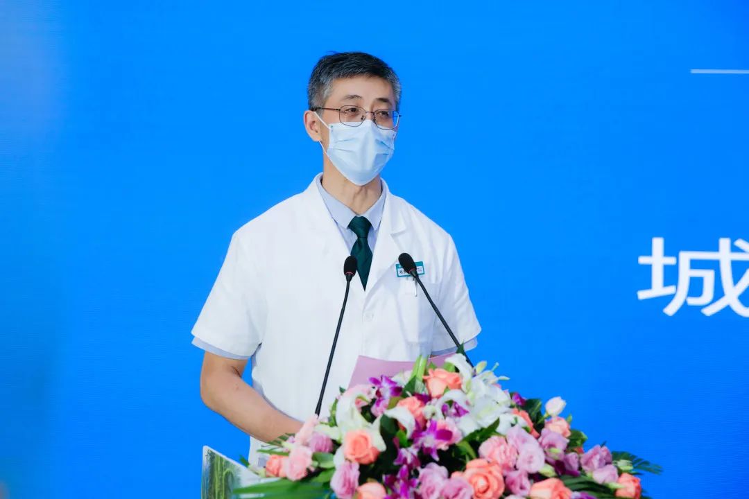 劉韋淞副院長(zhǎng)介紹《2022年城市癌癥早診早治》項(xiàng)目開(kāi)展情況.jpg