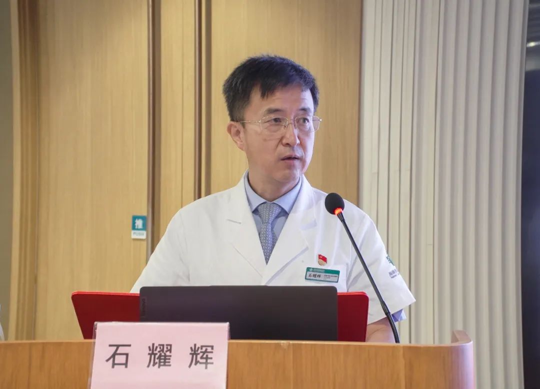 海南第一投資集團(tuán)“七一”表彰大會(huì)暨學(xué)習(xí)省第八次黨代會(huì)精神講座在我院召開3.jpg
