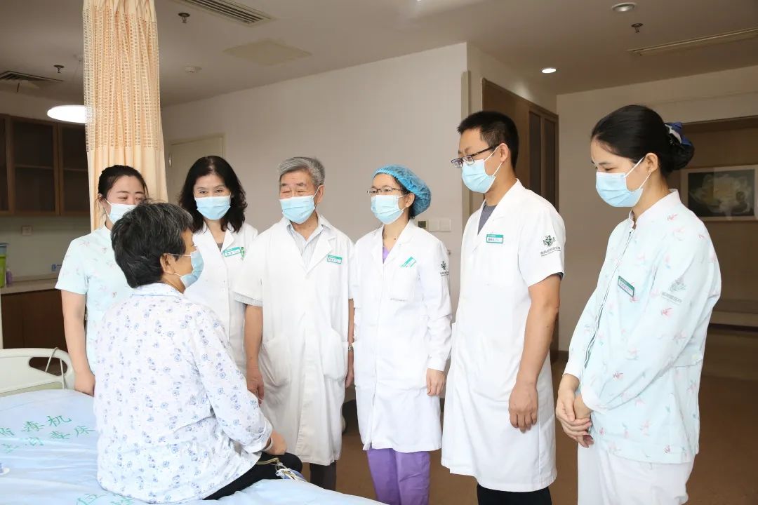 海南省腫瘤醫(yī)院多學(xué)科協(xié)作 成功實(shí)施高難度“全盆腔臟器切除術(shù)”1.jpg